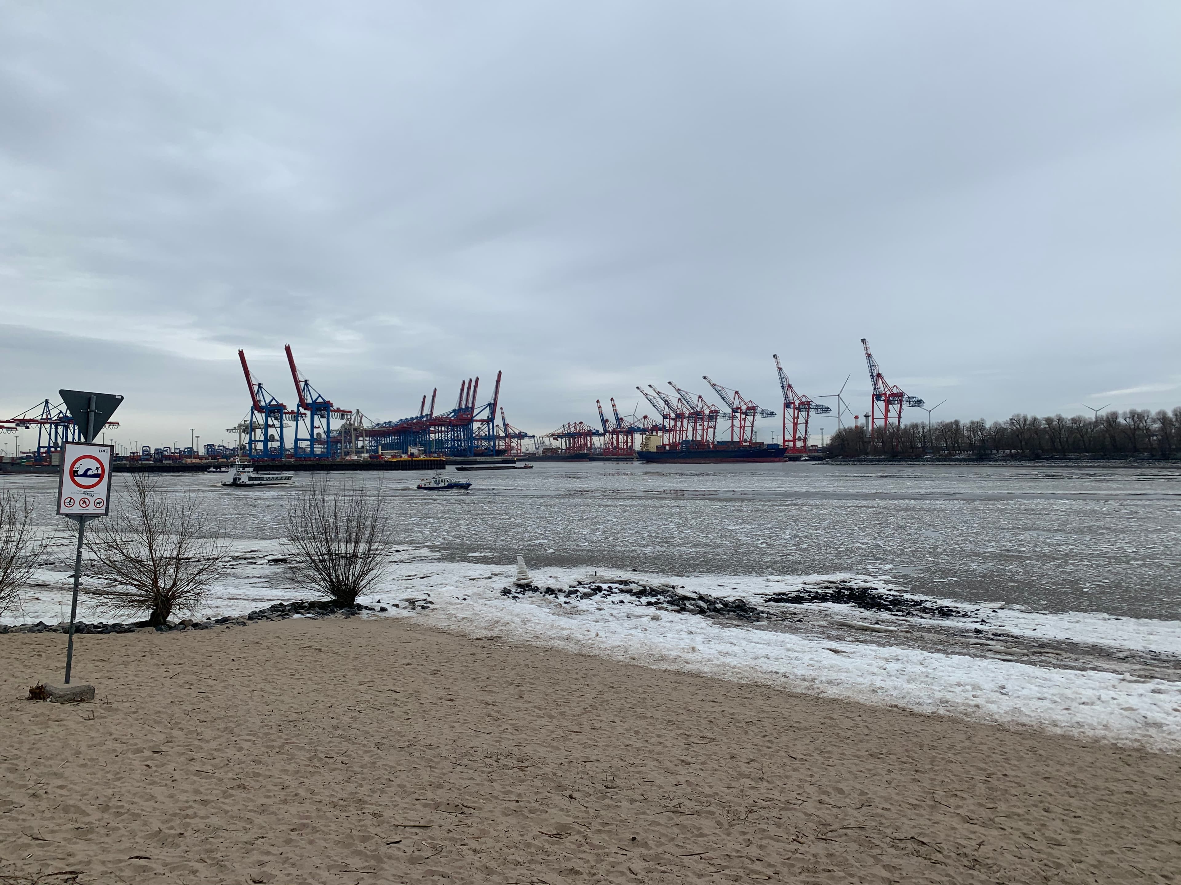 Hamburger Hafen mit Containerterminals